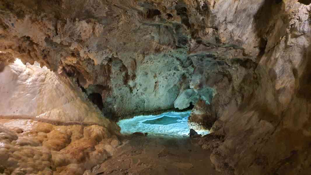 Huelva - Aracena 53 - gruta de Las Maravillas.jpg